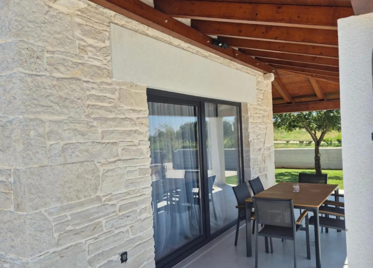 Stone Villa With Private Pool Pula